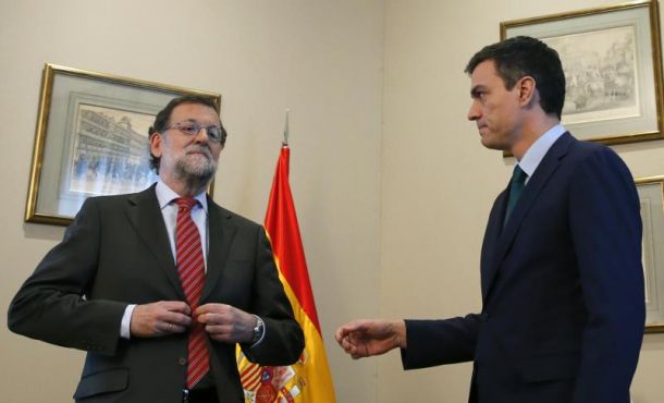 El presidente del Gobierno en funciones, Mariano Rajoy (i), y el secretario general del PSOE, Pedro Sánchez, durante su reunión en el Congreso de los Diputados. Efe