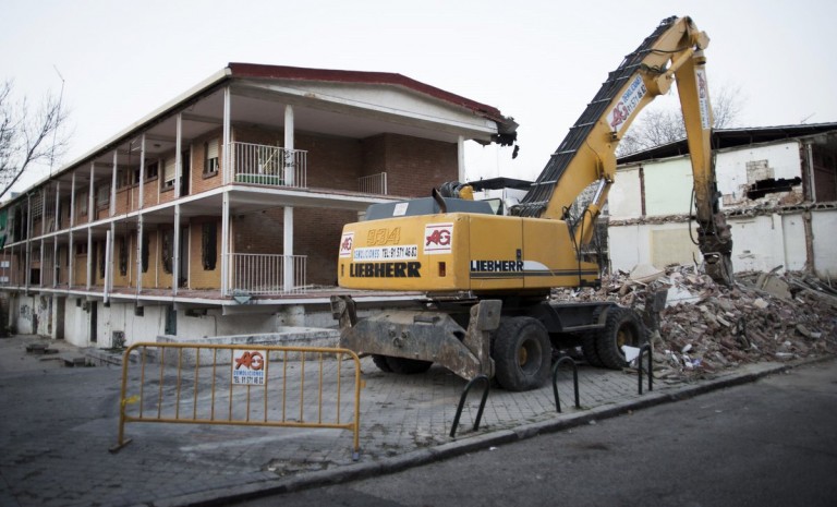 El colectivo AMEJHOR pide ayuda urgente a España ante el derribo en «10 días» de su sede en Madrid