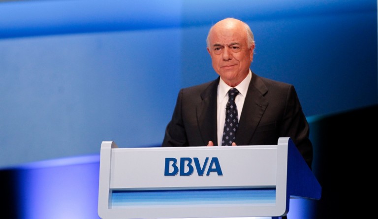 Francisco González de BBVA cobra un sueldo total de 3,7 millones de euros en plena crisis: 2015
