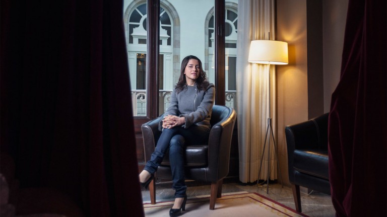 Arrimadas: El Gobierno de Puigdemont «ha perdido un tornillo» y promete «el castellano» en TV3