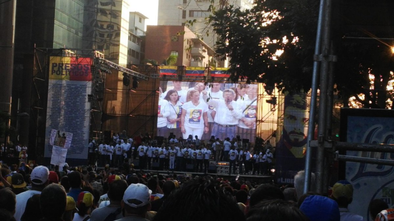 La oposición venezolana se manifiesta a favor de sus presos y contra Nicolás Maduro
