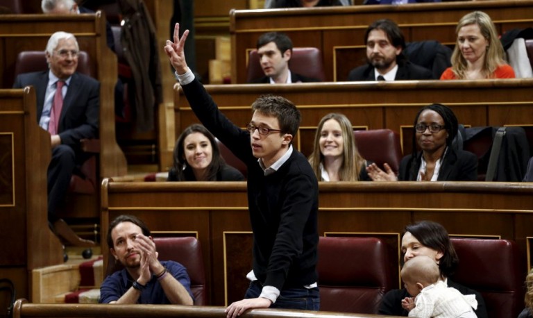 Iñigo Errejón inhabilitado y expulsado de la Universidad de Málaga por cobros ilegales y engaño