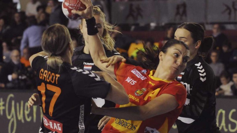 Selección española femenina de balonmano se toma la revancha contra Holanda y lidera el Grupo