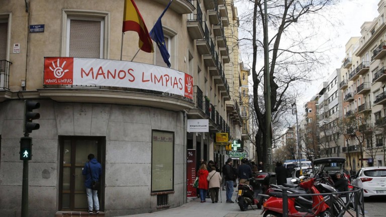 El preso político español pasa su segunda noche de «prisión incondicional» y desaparecen los DNI