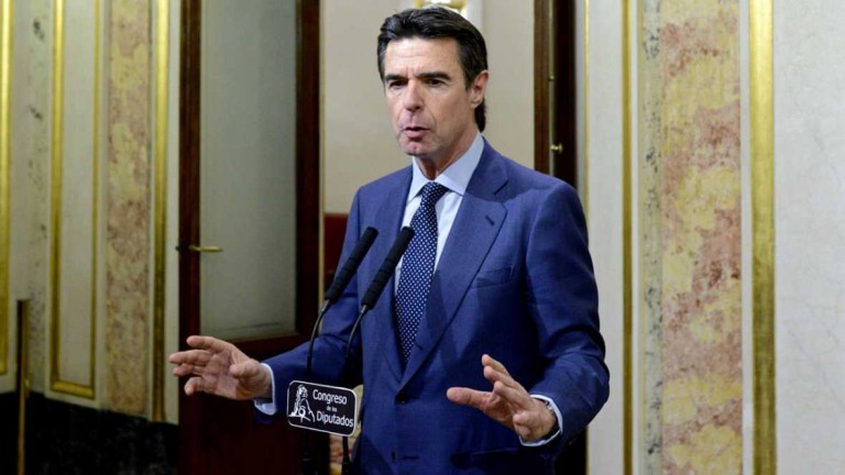 Soria no dimite y comparecerá en el Congreso y explicará qué hace su nombre en ‘Papeles de Panamá’