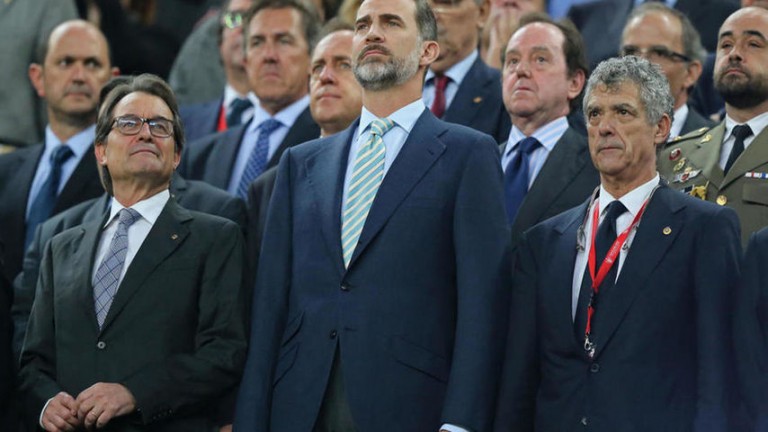 El Tribunal pide investigar «la vejación a símbolos» de España «y al Jefe del Estado» en Cataluña