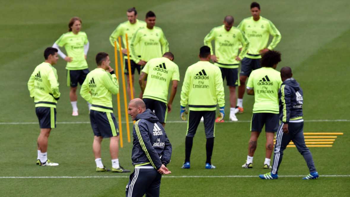 Los jugadores del Real Madrid en el entrenamiento previo a su partido de Liga frente a la Real Sociedad. Afp