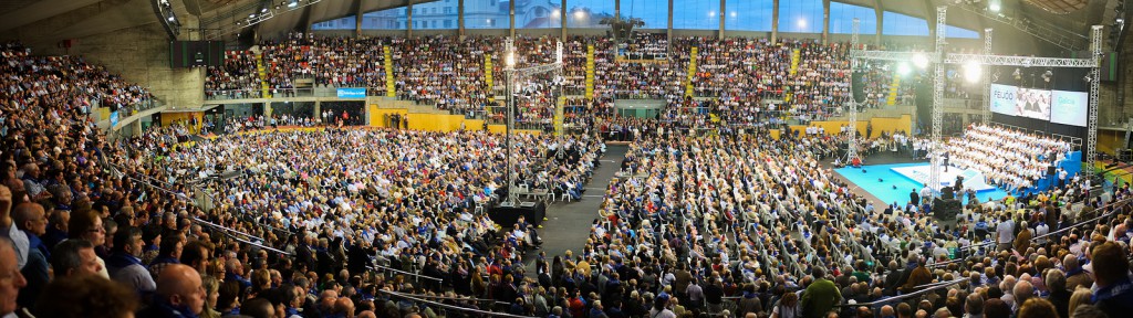 Los militantes y simpatizantes del Partido Popular de Galicia en un acto del PP. Imágenes archivo facilitado por Floridablanca. Lasvocesdelpueblo.