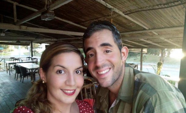 Fotografía facilitada por la familia de David Hernández, que aparece en la imagen junto a su novia Marta Miguel, quienes fueron rescatados con vida hace unos días por... EFE