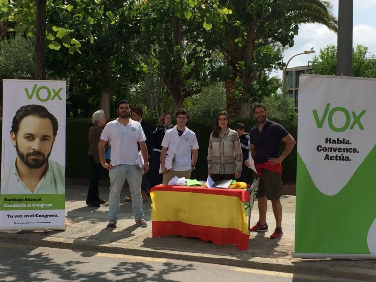 VOX: «Hemos conseguidos los avales en 32 provincias para presentarnos al 26-J y queda Barcelona»