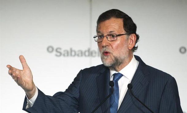 El presidente del Gobierno en funciones y líder del PP, Mariano Rajoy, durante su intervención desayuno informativo organizado por El Periódico de Cataluña, hoy en Barcelona. Efe
