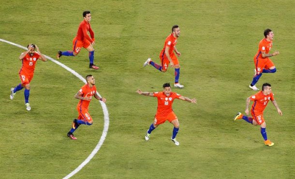 Jugadores de Chile celebran al ganar la Copa América Centenario al vencer a Argentina en el estadio MetLife de East Rutherford, Nueva Jersey (EE.UU.). EFE