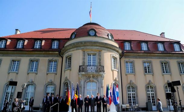 Los ministros de Exteriores de los seis países fundadores de la Unión Europea (UE) se reunieron hoy en Berlín, a invitación de Alemania, para empezar... EFE