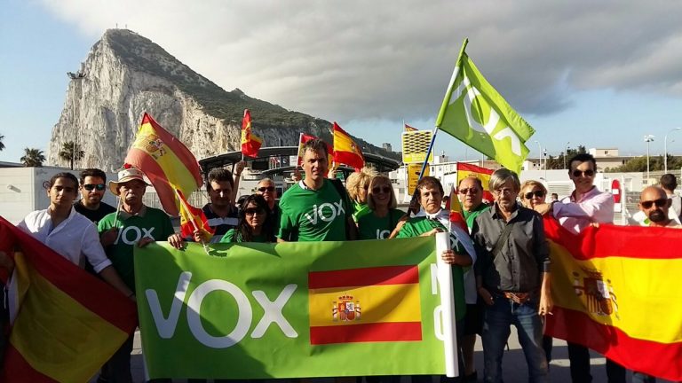 Admiten a trámite la querella de VOX contra el ministro Principal de Gibraltar por «tortura» a 2 españoles