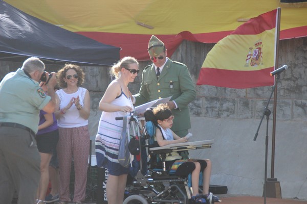 Hospitalet de Llobregat, Barcelona, (España), domingo 31 de julio de 2016. Fotografía: La madre del "pequeño Nicolás" , socia de las asociaciones, recibiendo el premio de... Lasvocesdelpueblo.
