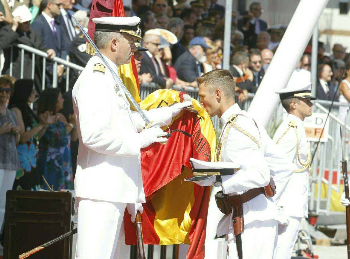 Galería fotográfica del acto de entrega de 88 despachos a los oficiales de la Armada Española. lasvocesdelpueblo (9)