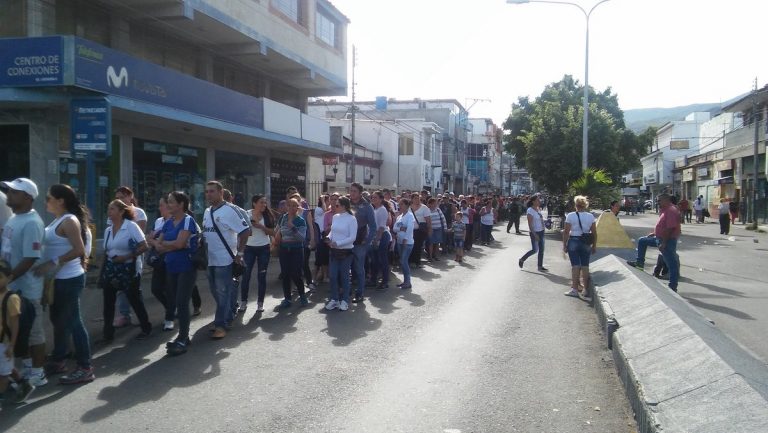 Venezuela pasa hambre: Venezolanos cruzando la frontera con Colombia por alimentos y medicinas