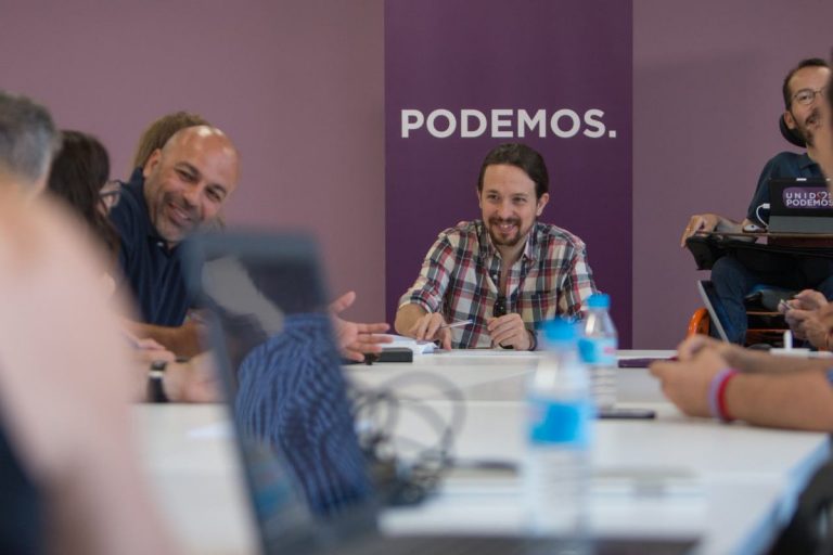 Vuelve un Podemos moribundo con amenazas: «Si gobierna Rajoy habrá más familias expulsadas»