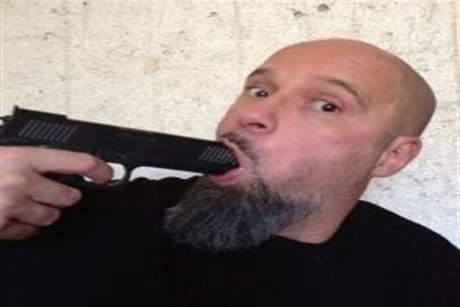 extremista beligerante cantante de Def con Dos, César Augusto Montaña Lehman,de nombre artístico César Strawberry. Foto perfil Twitter. Lasvocesdelpueblo