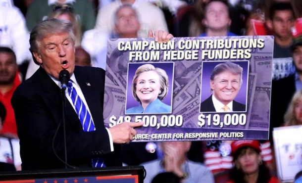 El candidato republicano a la Presidencia de EE.UU., Donald Trump, habla hoy, miércoles 10 de agosto de 2016, durante un evento de campaña en Sunrise, al oeste de Fort Lauderdale... EFE