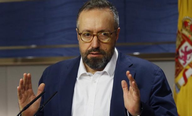 El portavoz parlamentario de Ciudadanos, Juan Carlos Girauta, durante la rueda de prensa que ha ofrecido hoy en el Congreso tras firmar... EFE