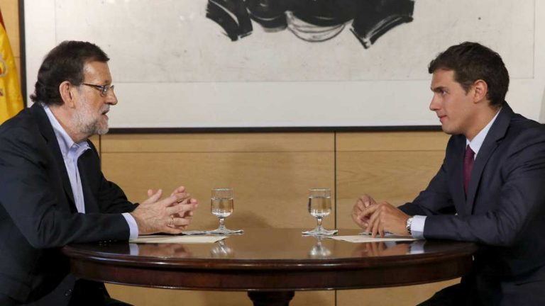 Rajoy y Rivera mantienen esta noche del sábado una reunión para desatascar un acuerdo aún no cerrado