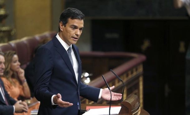 El secretario general del PSOE, Pedro Sánchez,durante su intervención en la segunda sesión del debate de investidura del líder del PP, Mariano Rajoy... EFE