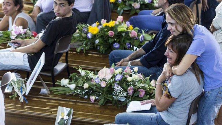 Primer Funeral de Estado por las víctimas del seísmo en Italia, que ascienden a más de 290 muertos