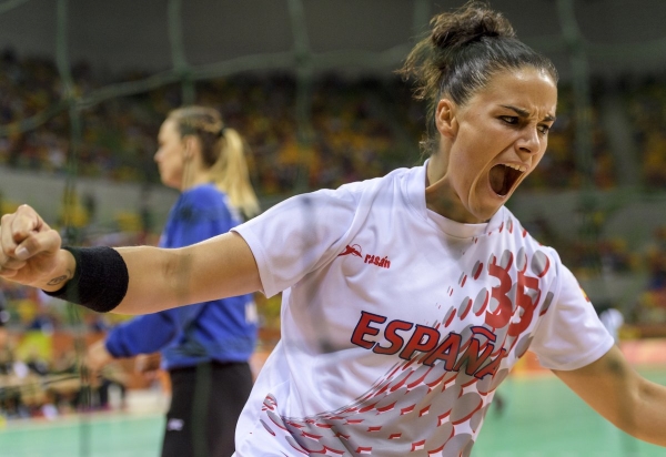Victoria de las 'guerreras' españolas de balonmano en su estreno en Río 2016. Lasvocesdelpueblo.