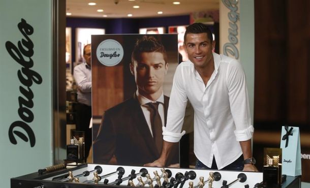 cristiano-ronaldo-ha-participado-hoy-en-un-acto-promocional-de-su-perfume-efe