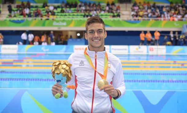 el-nadador-espanol-y-ganador-de-oro-israel-oliver-en-la-prueba-natacion-masculina-200m-combinada-sm11-este-16-de-septiembre-de-2016-en-los-juegos-paralimpicos-rio-efe