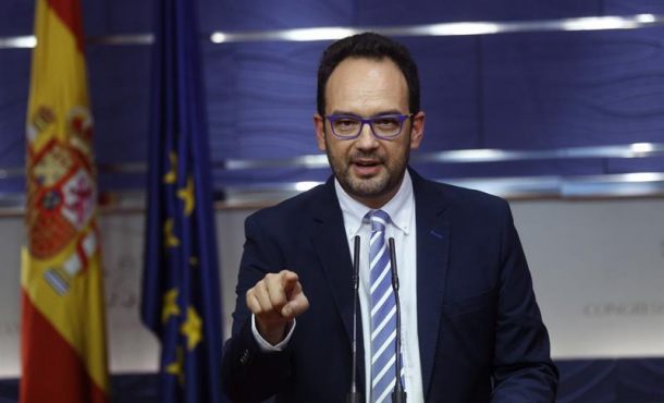 el-portavoz-del-grupo-socialista-en-el-congreso-de-los-diputados-antonio-hernando-durante-la-rueda-de-prensa-que-ha-ofrecido-hoy-tras-la-reunion-de-la-junta-de-portavoces-efe
