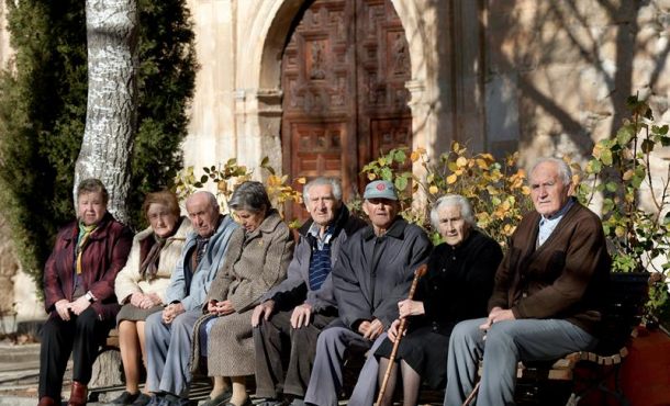 en-este-mes-la-pension-media-de-jubilacion-ha-sido-de-1-04628-euros-lo-que-supone-una-subida-del-208-respecto-a-septiembre-del-ano-pasado-archivo-efe