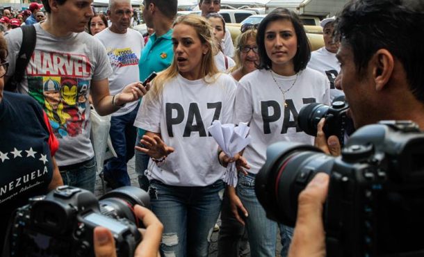 la-esposa-del-dirigente-venezolano-leopoldo-lopez-lilian-tintori-c-ofrece-declaraciones-este-miercoles-7-de-septiembre-de-2016-en-caracas-venezuela-efe