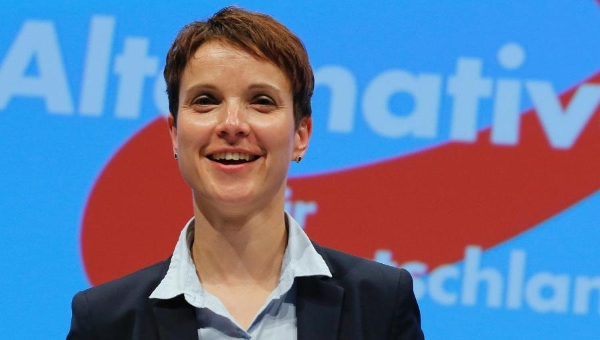 La líder de Alternativa para Alemania, Frauke Petry, en una captura de vídeo archivo, durante una asamblea general de su partido. Lasvocesdelpueblo.