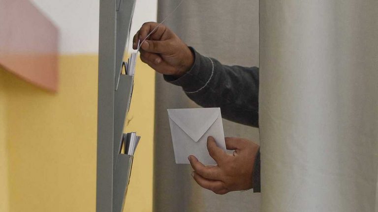 La participación en las elecciones vascas sube un 0,6% a mediodía al votar el 15,4% del censo