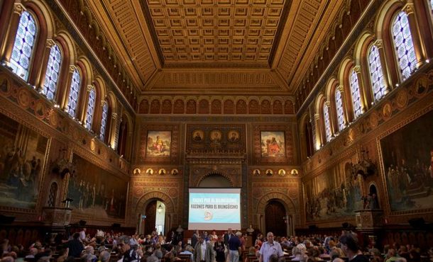 vista-general-del-acto-de-societat-civil-catalana-scc-razones-para-el-bilinguismo-que-se-ha-celebrado-esta-tarde-en-la-universidad-de-barcelona-efe