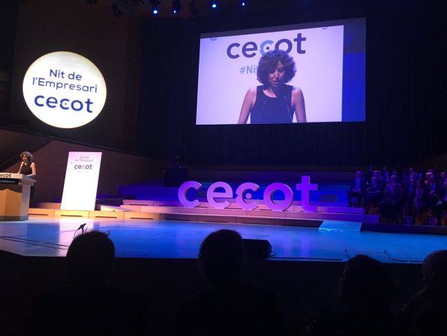 1200-personas-segun-la-organizacion-asistiendo-al-acto-del-empresario-secesionista-en-cataluna-durante-esta-22a-edicion-de-este-colectivo-lasvocesdelpueblo