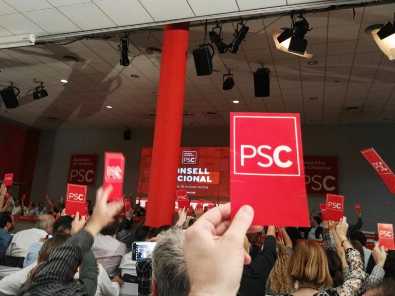 PSC: «No habrá ningún pacto oscuro con los independentistas» para la censura a Rajoy