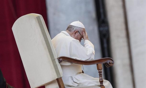 el-papa-francisco-en-la-plaza-de-san-pedro-durante-un-acto-religioso-efe