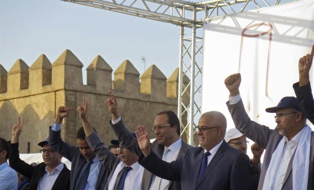 el-candidato-islamista-en-marruecos-abdelilah-benkiran-secretario-general-del-partido-justicia-y-desarrollo-durante-el-ultimo-mitin-electoral-celebrado-en-sale-marruecos-efe