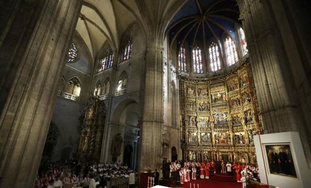 el-cardenal-prefecto-de-la-congregacion-para-las-causas-de-los-santos-cardenal-angelo-amato-c-ha-presidido-hoy-en-la-catedral-de-oviedo-la-beatificac-efe