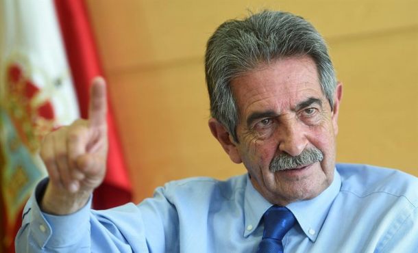 el-presidente-de-cantabria-miguel-angel-revilla-prc-durante-una-entrevista-con-la-agencia-espanola-de-noticias-efe-archivo-efe
