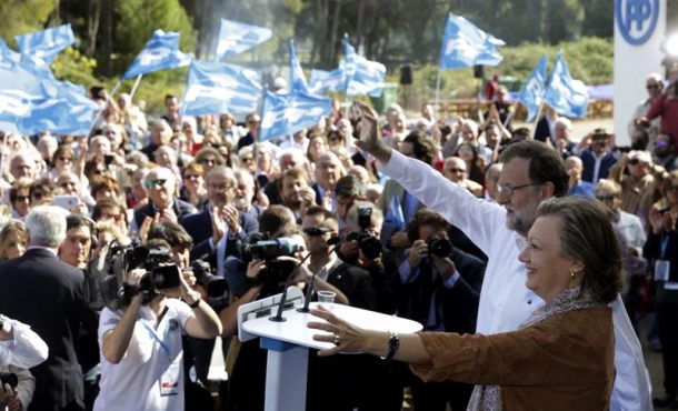 el-presidente-del-gobierno-en-funciones-y-lider-del-pp-mariano-rajoy-que-participa-en-zaragoza-en-la-celebracion-del-dia-del-afiliado-del-partido-popular-en-aragon-efe
