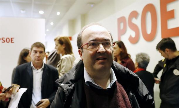 el-primer-secretario-del-psc-miquel-iceta-a-su-salida-del-comite-federal-del-psoe-maximo-organo-entre-congresos-que-ha-acordado-hoy-con-una-amplia-holgura-efe