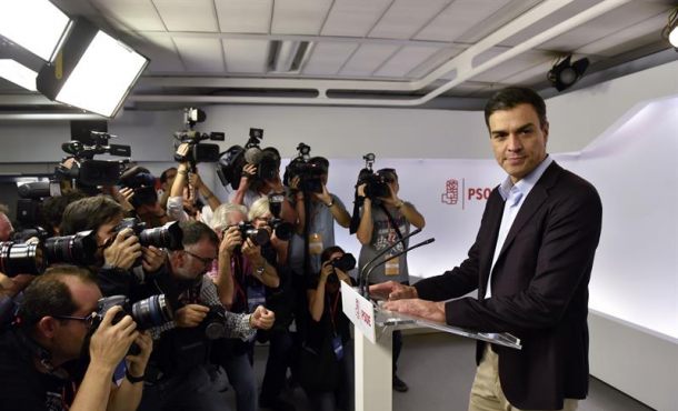el-secretario-general-del-psoe-pedro-sanchez-durante-la-rueda-de-prensa-en-la-que-ha-anunciado-su-dimision-hoy-sabado-despues-de-que-la-direccion-del-psoe-efe