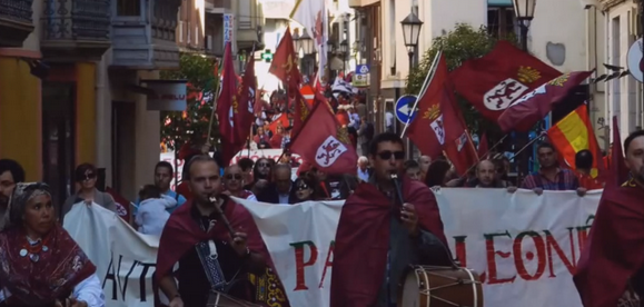 los-manifestantes-este-domingo-9-de-octubre-en-las-calles-de-zamora-espana-durante-el-acto-convocado-por-la-plataforma-por-la-autonomia-del-pais-leones-lasvocesdelpueblo