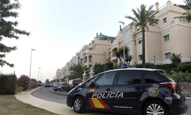 se-calcula-que-causo-un-perjuicio-de-400-000-euros-a-los-autores-y-editores-de-las-obras-un-coche-de-patrulla-de-la-policia-nacional-archivo-efe