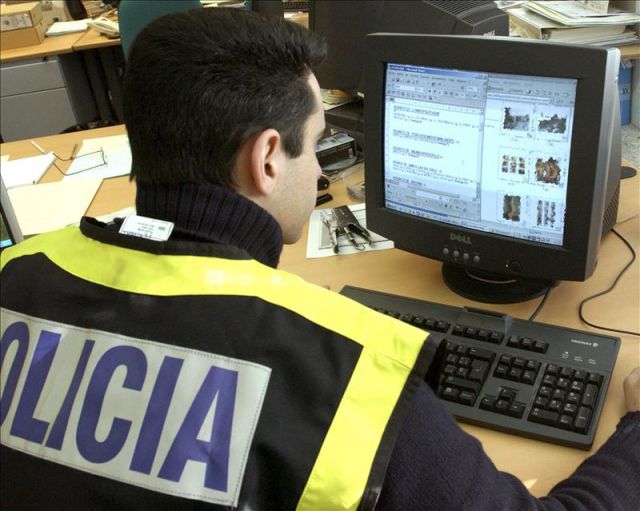 un-policia-en-una-investigacion-sobre-pornografia-infantil-archivo-efe