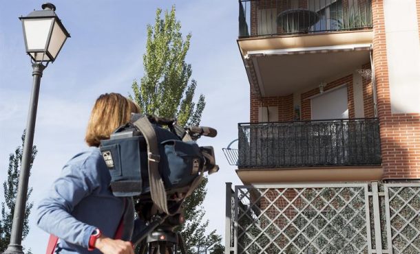 vista-de-la-vivienda-de-la-calle-cedro-en-la-localidad-abulense-de-arevalo-donde-una-mujer-de-32-anos-m-b-m-ha-muerto-tras-ser-agredida-con-un-arma-blanca-por-su-pareja-de-33-j-f-g-efe